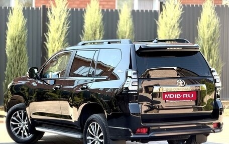 Toyota Land Cruiser Prado 150 рестайлинг 2, 2022 год, 9 300 000 рублей, 13 фотография
