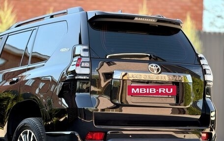 Toyota Land Cruiser Prado 150 рестайлинг 2, 2022 год, 9 300 000 рублей, 14 фотография