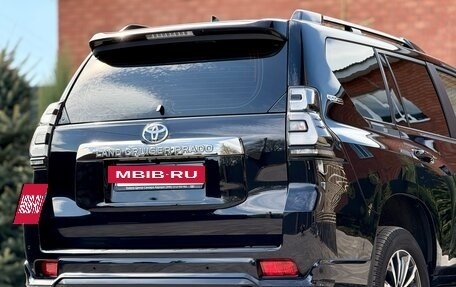 Toyota Land Cruiser Prado 150 рестайлинг 2, 2022 год, 9 300 000 рублей, 16 фотография