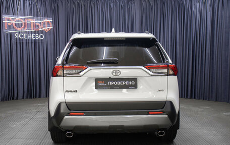 Toyota RAV4, 2021 год, 3 649 000 рублей, 6 фотография