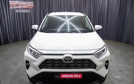 Toyota RAV4, 2021 год, 3 649 000 рублей, 2 фотография