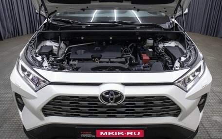 Toyota RAV4, 2021 год, 3 649 000 рублей, 9 фотография