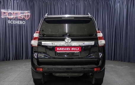Toyota Land Cruiser Prado 150 рестайлинг 2, 2015 год, 3 849 000 рублей, 6 фотография