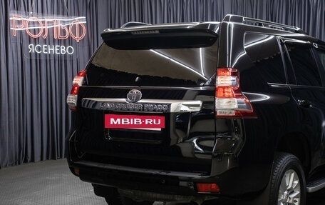 Toyota Land Cruiser Prado 150 рестайлинг 2, 2015 год, 3 849 000 рублей, 22 фотография