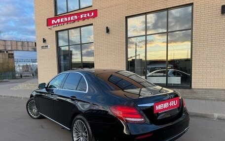 Mercedes-Benz E-Класс, 2018 год, 3 900 000 рублей, 5 фотография