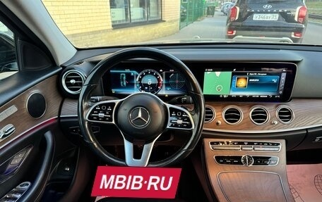 Mercedes-Benz E-Класс, 2018 год, 3 900 000 рублей, 20 фотография