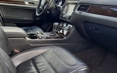 Volkswagen Touareg III, 2012 год, 2 200 000 рублей, 4 фотография