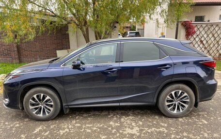 Lexus RX IV рестайлинг, 2020 год, 5 000 000 рублей, 3 фотография