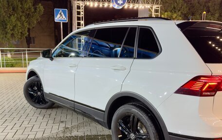 Volkswagen Tiguan II, 2021 год, 3 000 000 рублей, 4 фотография