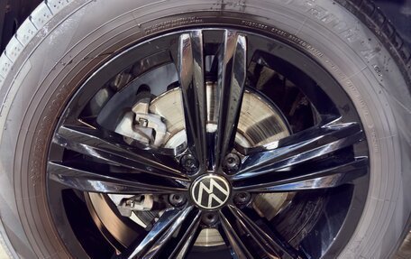 Volkswagen Tiguan II, 2021 год, 3 000 000 рублей, 13 фотография