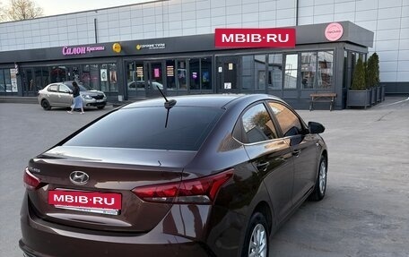 Hyundai Solaris II рестайлинг, 2021 год, 1 630 000 рублей, 4 фотография