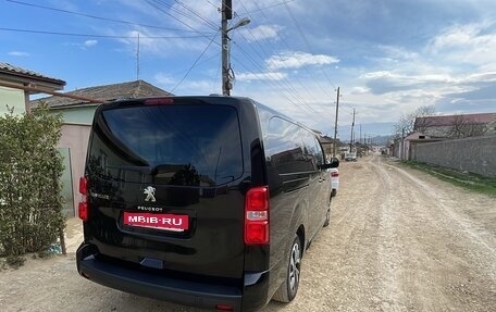Peugeot Traveller I, 2021 год, 2 800 000 рублей, 3 фотография