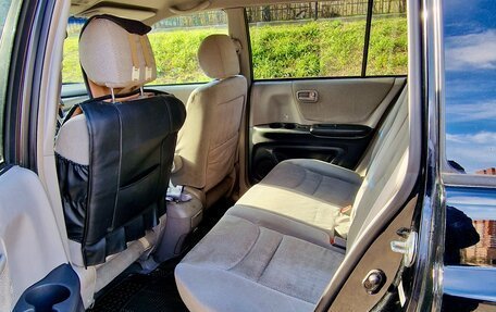 Toyota Highlander III, 2002 год, 950 000 рублей, 13 фотография