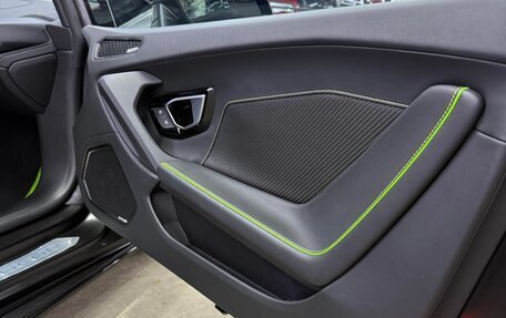 Lamborghini Huracán, 2019 год, 25 000 000 рублей, 12 фотография