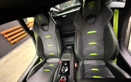 Lamborghini Huracán, 2019 год, 25 000 000 рублей, 20 фотография