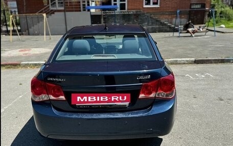 Chevrolet Cruze II, 2010 год, 550 000 рублей, 2 фотография