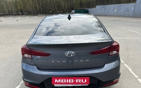 Hyundai Elantra VI рестайлинг, 2019 год, 1 350 000 рублей, 6 фотография