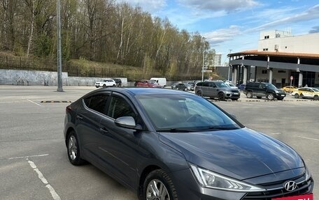 Hyundai Elantra VI рестайлинг, 2019 год, 1 350 000 рублей, 3 фотография