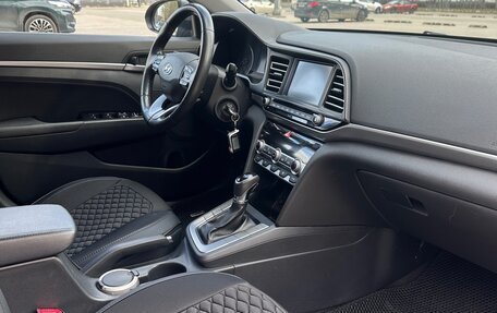 Hyundai Elantra VI рестайлинг, 2019 год, 1 350 000 рублей, 15 фотография
