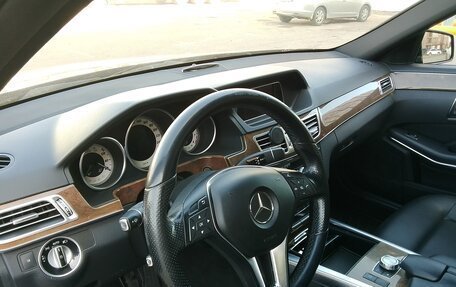 Mercedes-Benz E-Класс, 2013 год, 2 300 000 рублей, 15 фотография