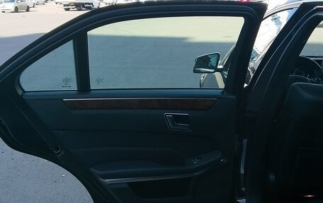 Mercedes-Benz E-Класс, 2013 год, 2 300 000 рублей, 19 фотография
