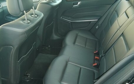 Mercedes-Benz E-Класс, 2013 год, 2 300 000 рублей, 22 фотография