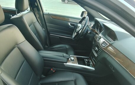Mercedes-Benz E-Класс, 2013 год, 2 300 000 рублей, 31 фотография