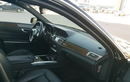 Mercedes-Benz E-Класс, 2013 год, 2 300 000 рублей, 30 фотография