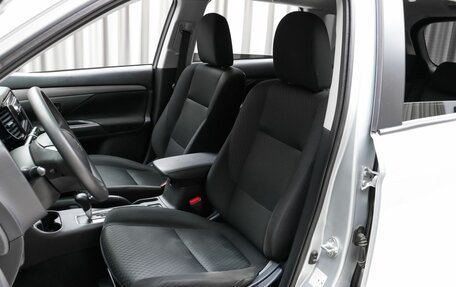 Mitsubishi Outlander III рестайлинг 3, 2014 год, 1 499 000 рублей, 8 фотография
