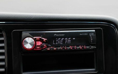 Mitsubishi Outlander III рестайлинг 3, 2014 год, 1 499 000 рублей, 14 фотография