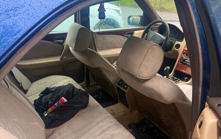 Mercedes-Benz E-Класс, 1997 год, 235 000 рублей, 6 фотография