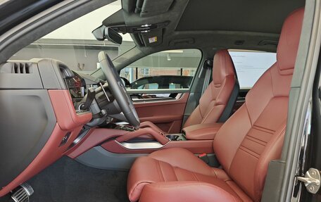 Porsche Cayenne III, 2025 год, 27 240 000 рублей, 9 фотография