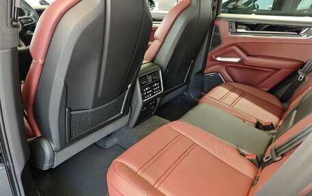 Porsche Cayenne III, 2025 год, 27 240 000 рублей, 13 фотография