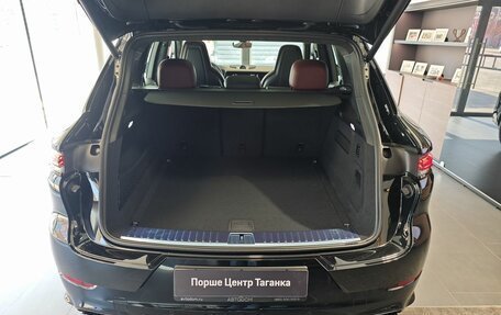 Porsche Cayenne III, 2025 год, 27 240 000 рублей, 18 фотография
