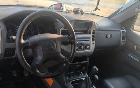 Mitsubishi Pajero III рестайлинг, 2004 год, 1 550 000 рублей, 9 фотография