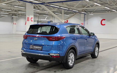 KIA Sportage IV рестайлинг, 2020 год, 1 880 000 рублей, 5 фотография