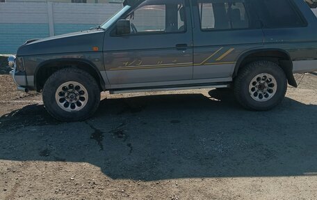 Nissan Terrano II рестайлинг, 1993 год, 480 000 рублей, 4 фотография