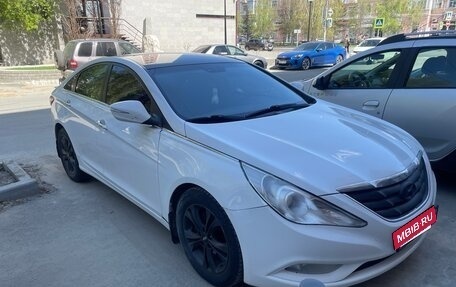 Hyundai Sonata VI, 2010 год, 1 000 000 рублей, 2 фотография