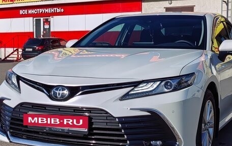 Toyota Camry, 2021 год, 3 400 000 рублей, 4 фотография