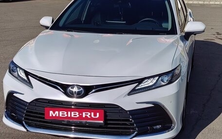 Toyota Camry, 2021 год, 3 400 000 рублей, 5 фотография