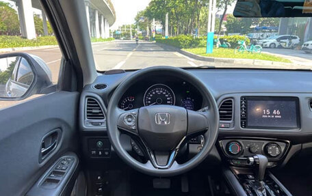 Honda Vezel, 2022 год, 1 400 000 рублей, 5 фотография