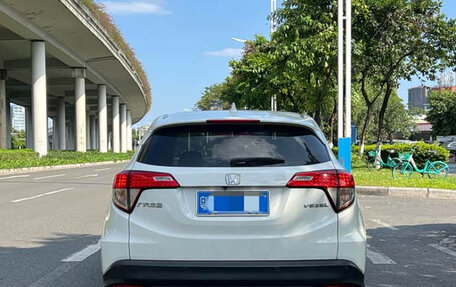 Honda Vezel, 2022 год, 1 400 000 рублей, 4 фотография