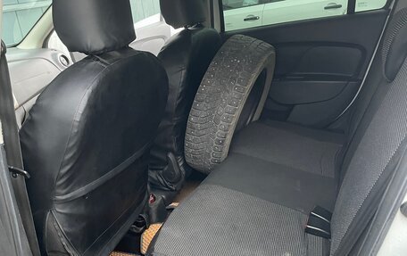 Renault Logan II, 2019 год, 850 000 рублей, 8 фотография