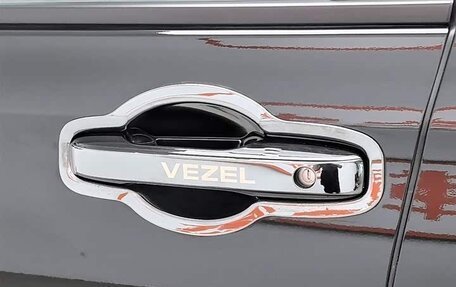 Honda Vezel, 2024 год, 1 720 000 рублей, 13 фотография