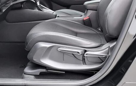 Honda Vezel, 2024 год, 1 720 000 рублей, 14 фотография