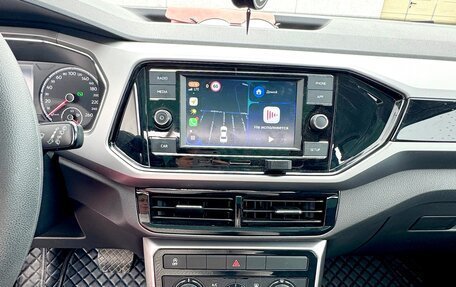 Volkswagen T-Cross I, 2020 год, 2 400 000 рублей, 13 фотография