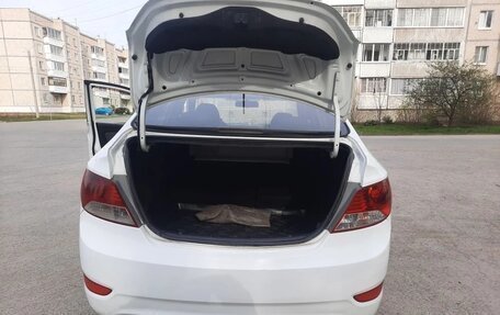 Hyundai Solaris II рестайлинг, 2012 год, 2 фотография