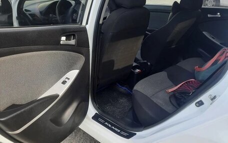 Hyundai Solaris II рестайлинг, 2012 год, 6 фотография