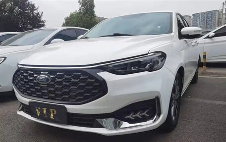 Ford Escort, 2022 год, 1 000 000 рублей, 1 фотография