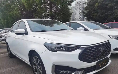 Ford Escort, 2022 год, 1 000 000 рублей, 3 фотография